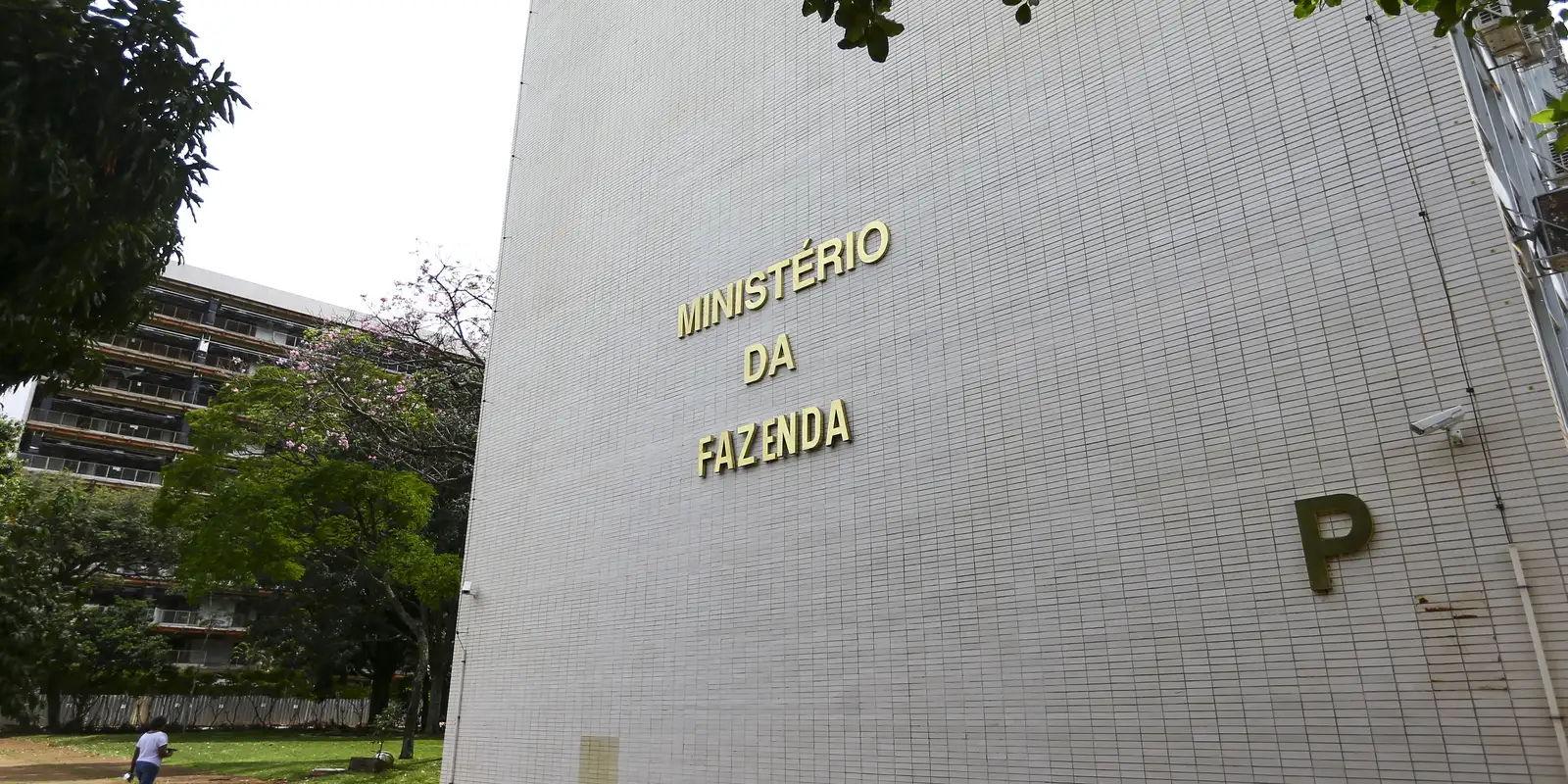 Reforma tributária: governo regulamenta cobrança da CBS e do IBS