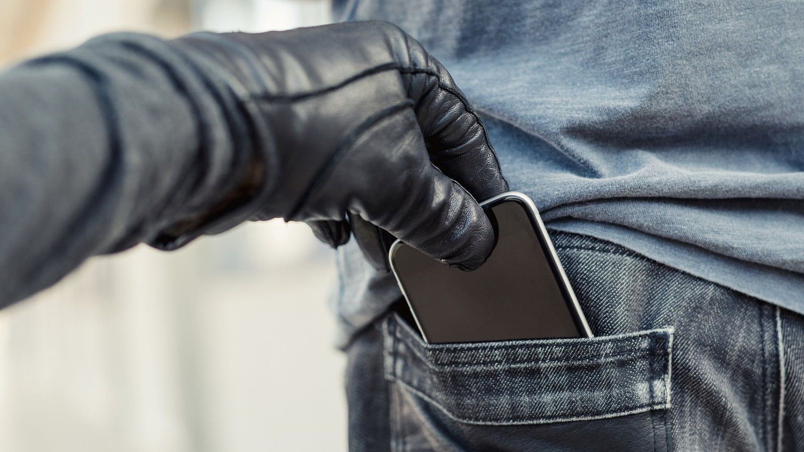 Lei que aumenta penas para furto e roubo de celular é sancionada