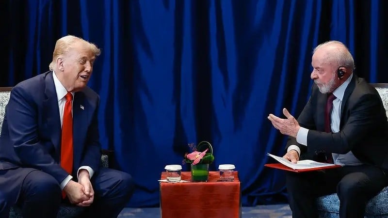 Encontro entre Lula e Trump reacende debates sobre economia, democracia e impactos nas periferias