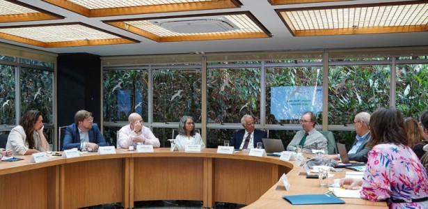 FAPESP recebe delegação da Queen Mary University of London