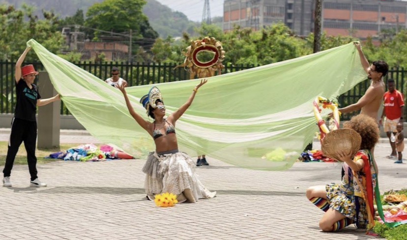 Teatro de rua e cultura popular inspiram oficina gratuita de cordel no Rio