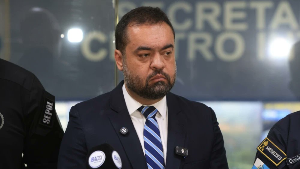 Ex-governador Cláudio Castro é alvo da PF em investigação sobre esquema no setor de combustíveis