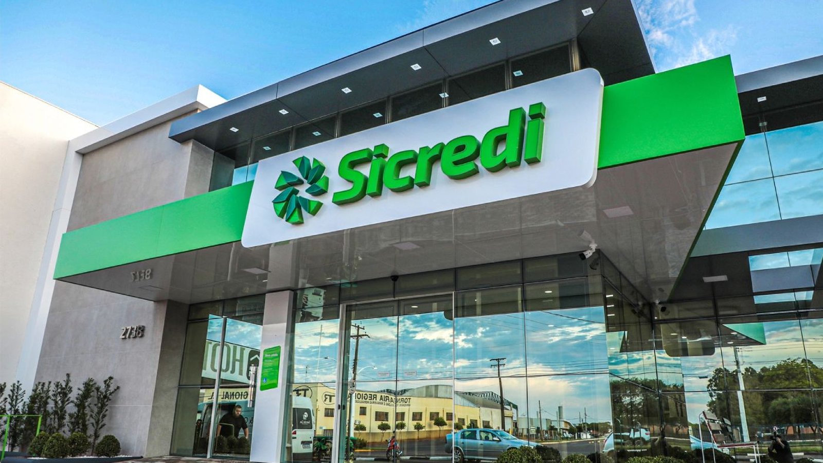 Pix e Sicredi fora do ar? Clientes relatam problemas nesta segunda-feira (18)