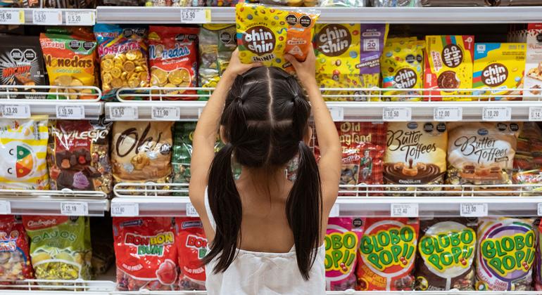 Ultraprocessados elevam consumo de sódio nas Américas, adverte Opas