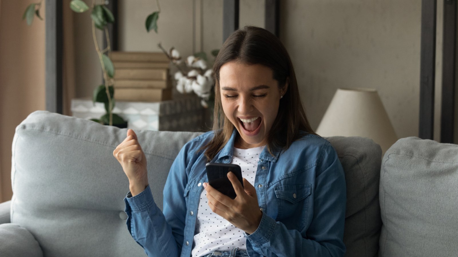 Faça parte dos canais de ofertas no Whatsapp e Telegram do TecMundo