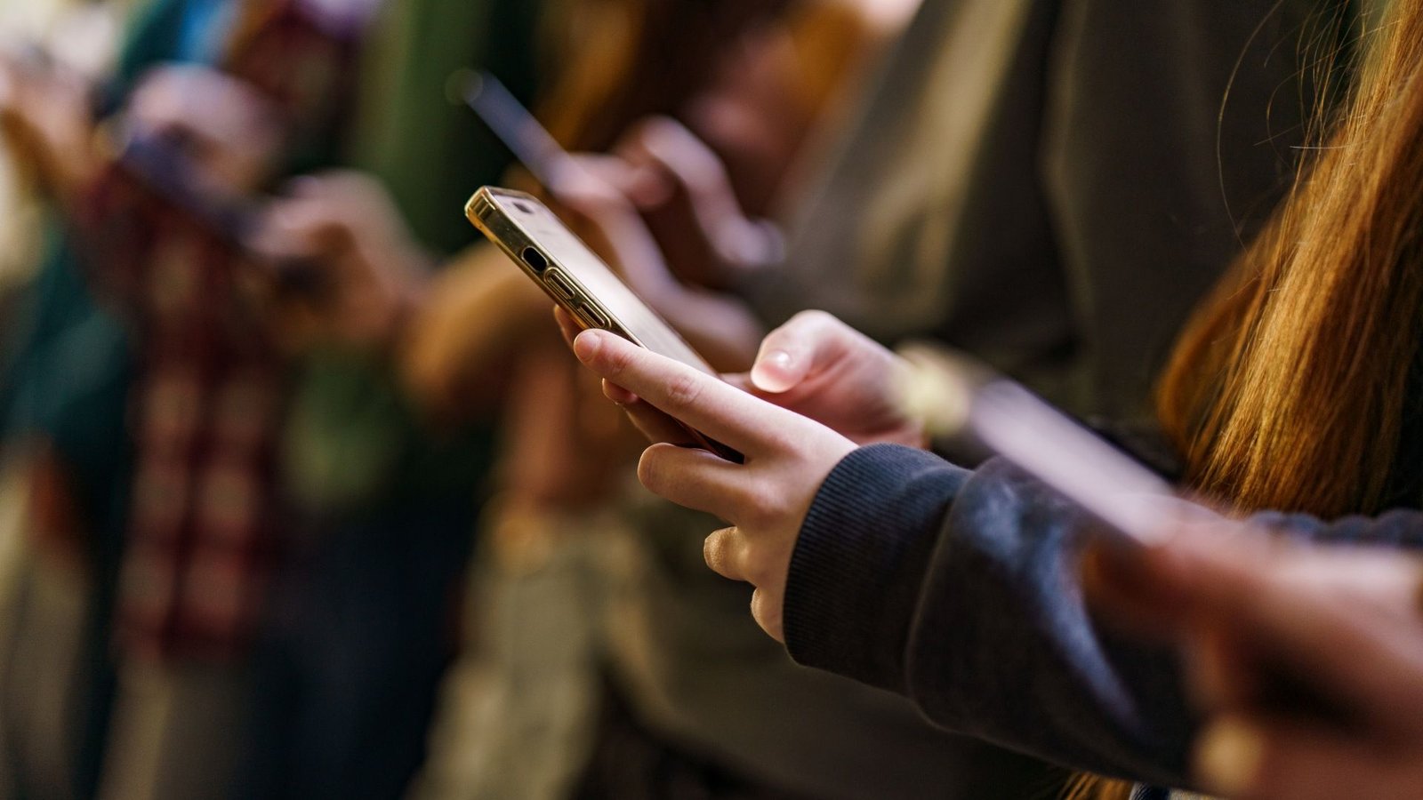Reino Unido pressiona Big Techs e já pensa em banir redes sociais