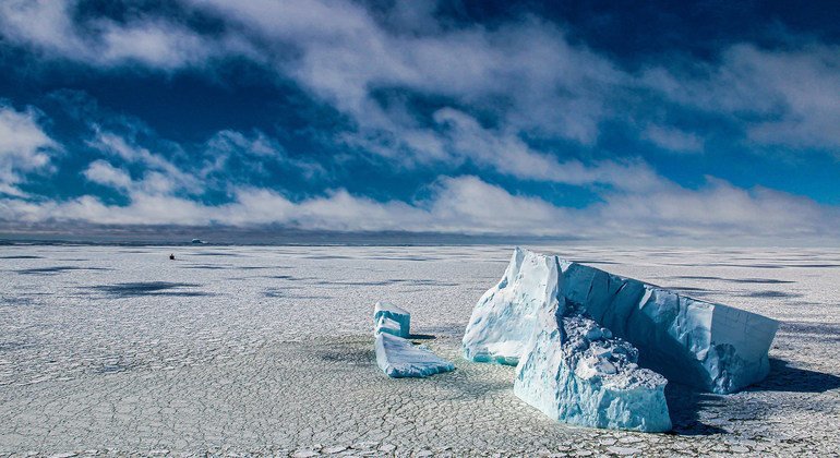Degelo da Antártica influencia toda a sociedade brasileira, diz especialista