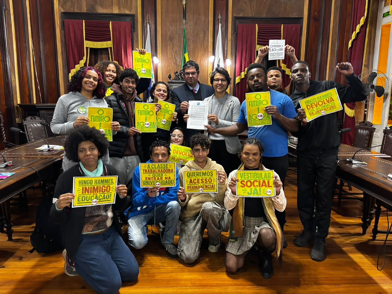 Movimento em defesa do Vestibular Social ganha novo compromisso em Petrópolis