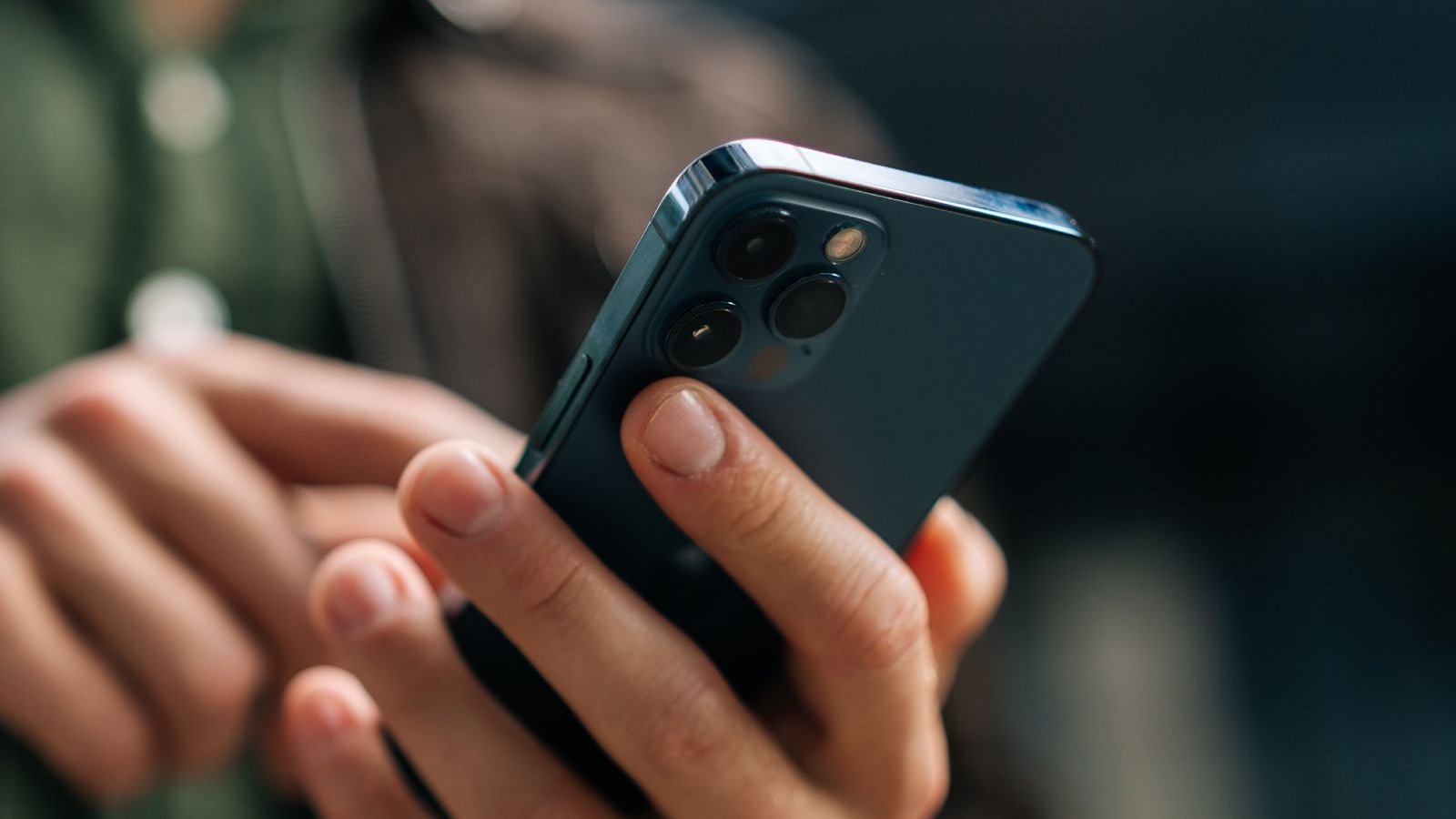 Mercado de smartphones pode encolher 15% em 2026 por causa da crise