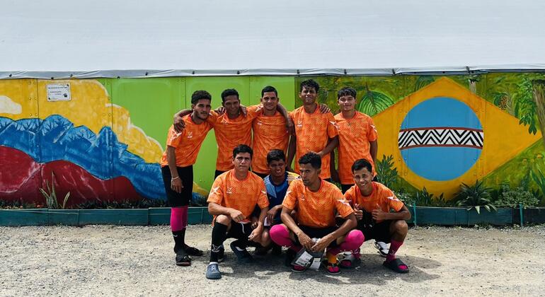 Como o futebol une migrantes e indígenas em Roraima