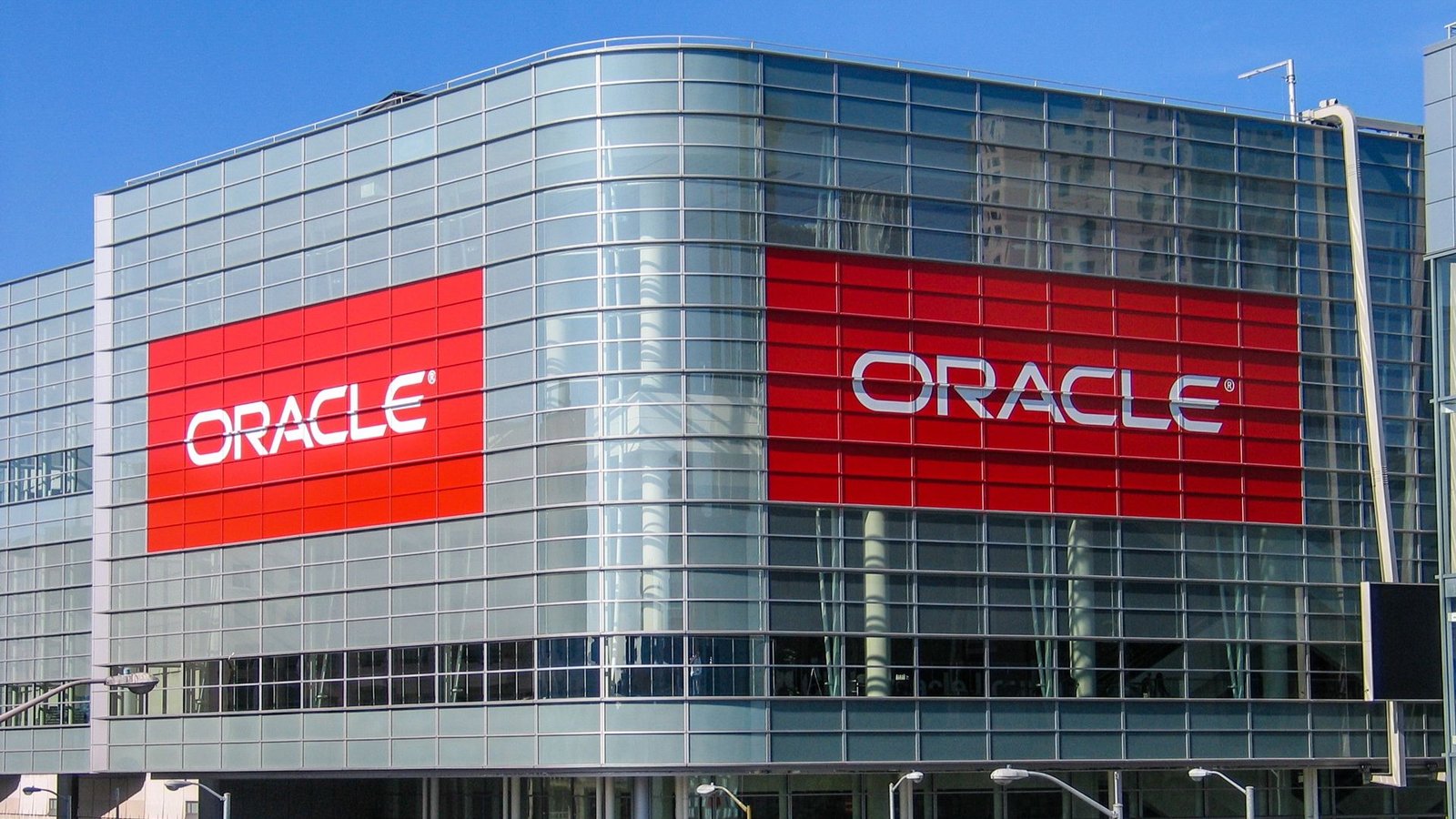 Oracle corta 21 mil empregos em meio à expansão da IA, aponta relatório
