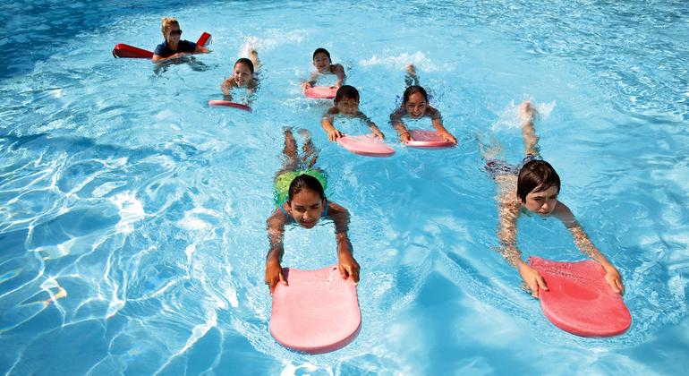 OMS elogia ação que transforma surfistas em salva-vidas contra afogamentos no Brasil