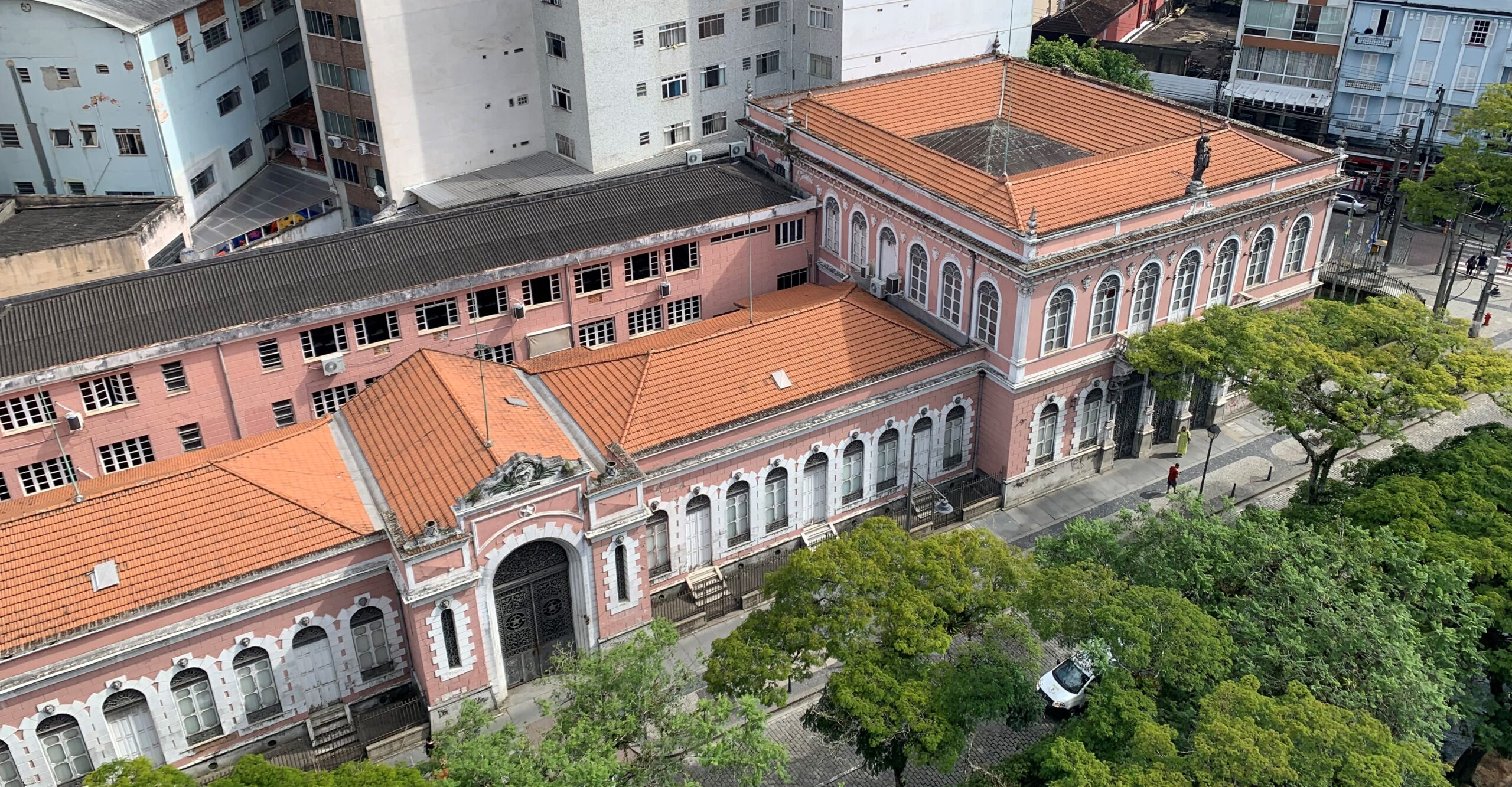 CEFET Petrópolis recebe Encontro do Mês do Orgulho com debates, cultura e defesa dos direitos da população LGBTIA+