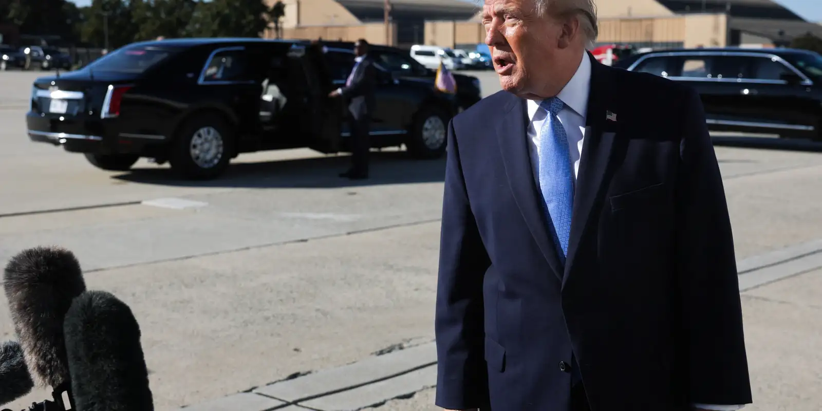 Trump diz que não vai se "envolver", após carta de Flávio Bolsonaro