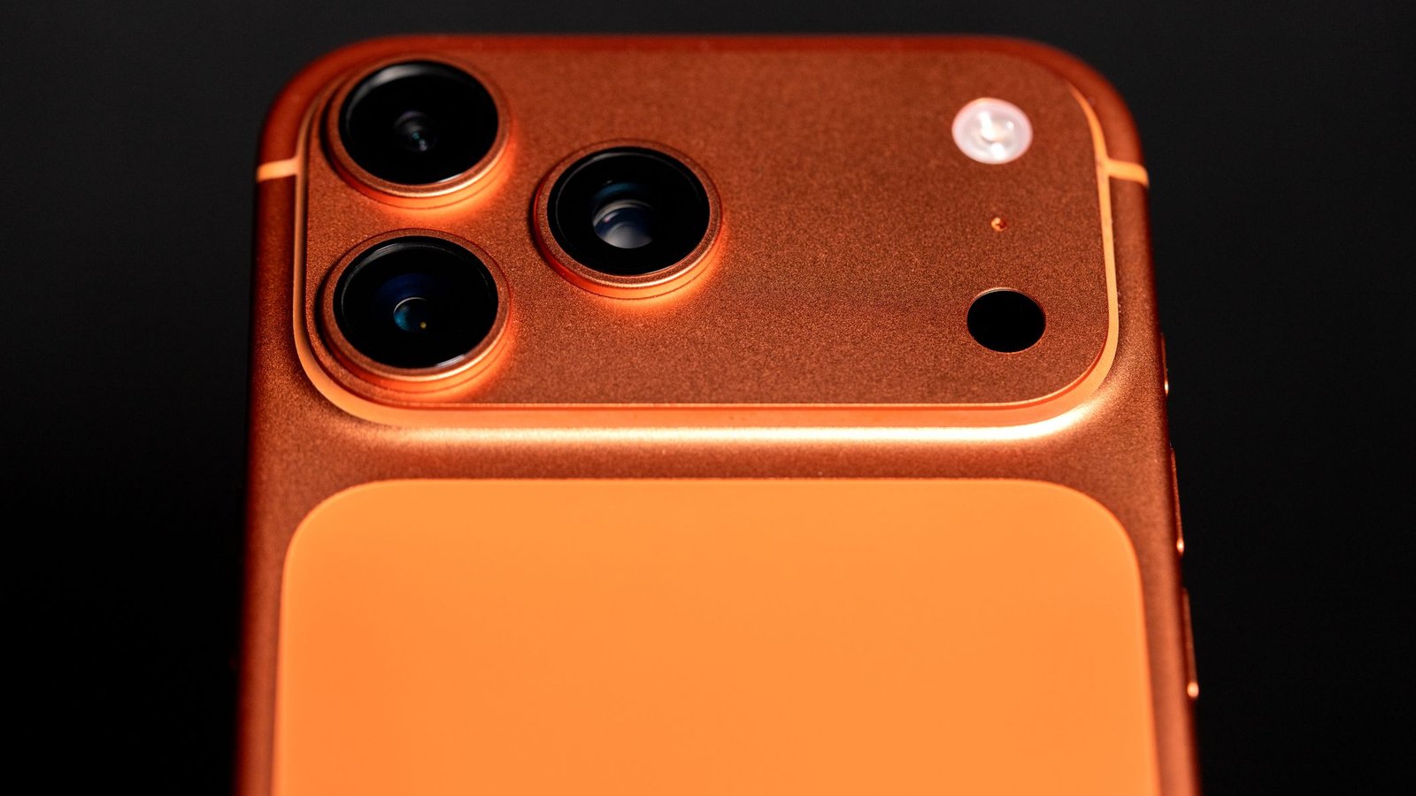 Galaxy S26 Ultra x iPhone 17 Pro Max: Qual smartphone premium é melhor?