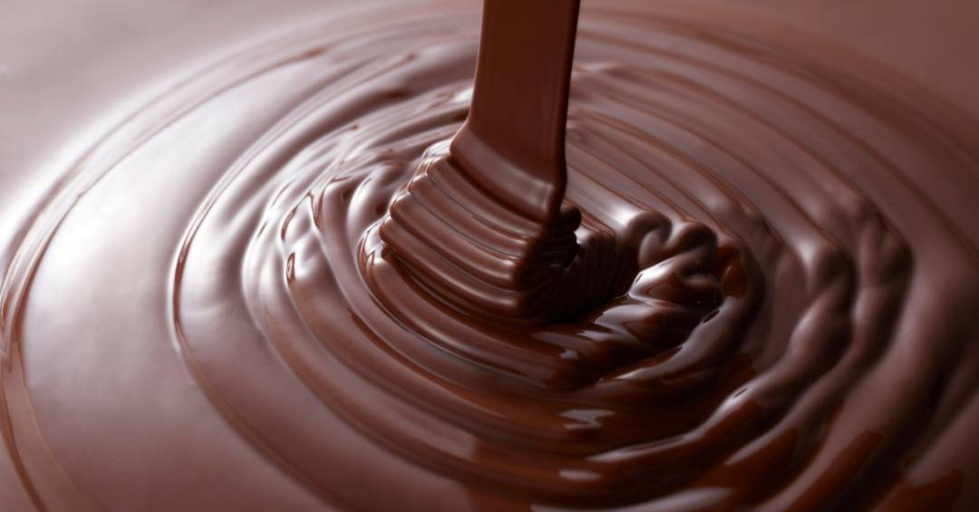 Chocolate meio amargo ou meio-amargo: qual é o certo?
