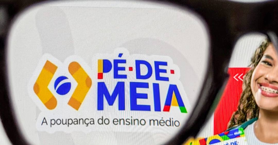 Desde que foi criado, Pé-de-Meia reduziu 43% do abandono escolar no Ensino Médio, afirma MEC
